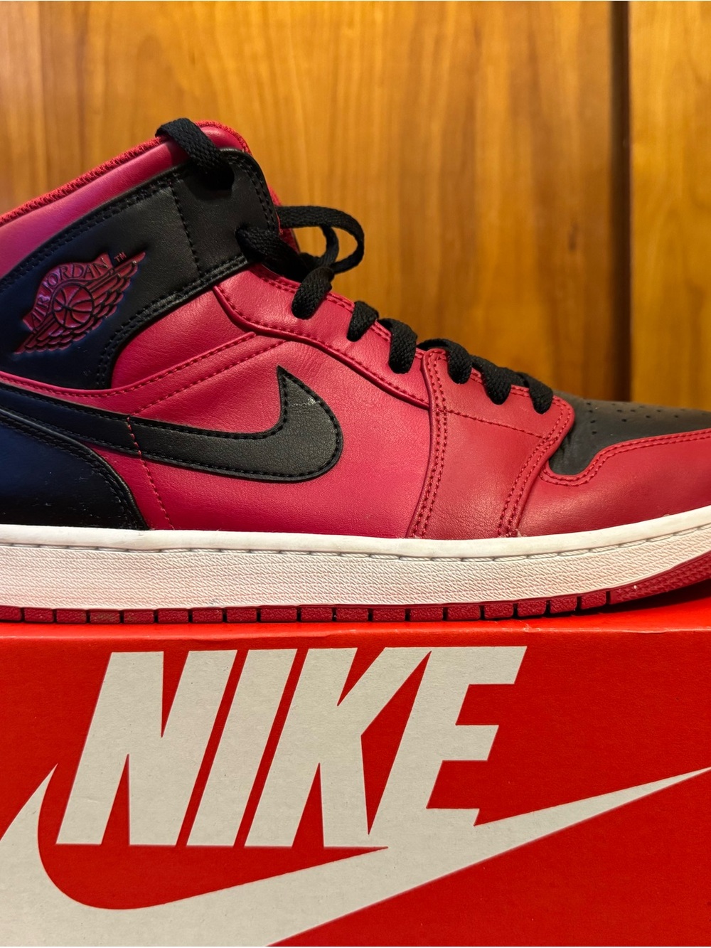 Air Jordan 1 Mid Reverse Bred Gym Red Black Mens Size 10 554724-660